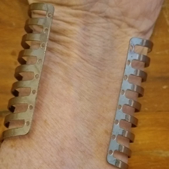 Newly Retired Sundance "FENCES" Stainless Steel Bracelet $5 - Picture 2 of 4